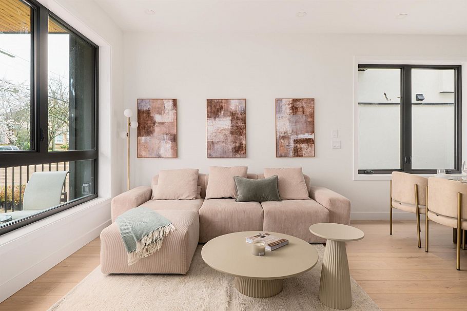 836 W 64th Avenue Vancouver, BC - 9