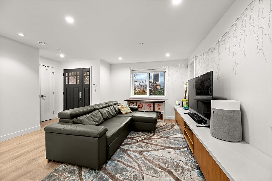 1452 E 20th Avenue Vancouver, BC - 4