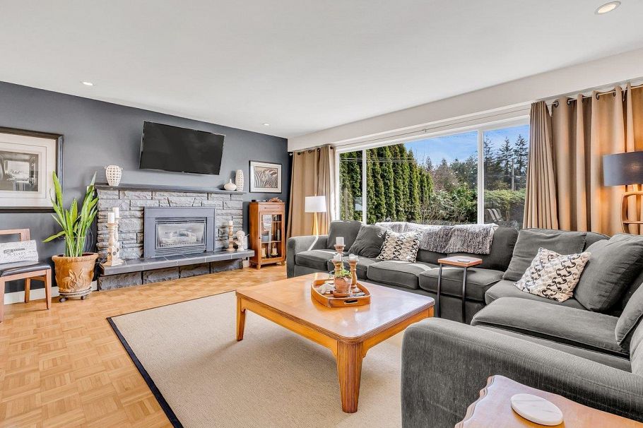 1837 Larson Road North Vancouver, BC - 9