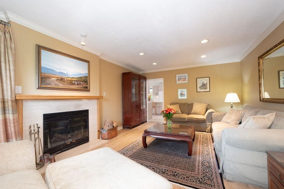 530 E Queens Road North Vancouver, BC - 13