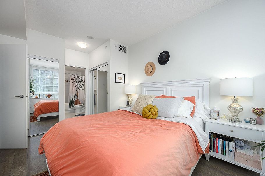 405 168 E Esplanade North Vancouver, BC - 10