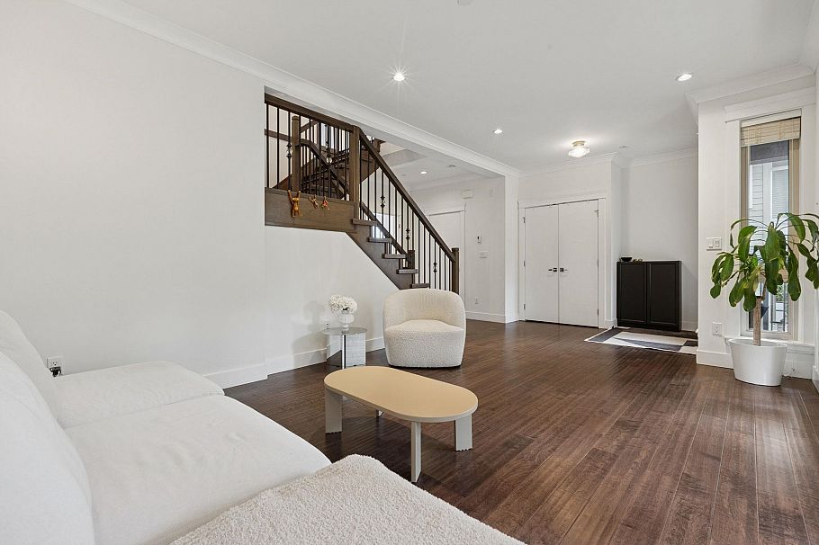 4 651 W 14th St North Vancouver, BC - 11