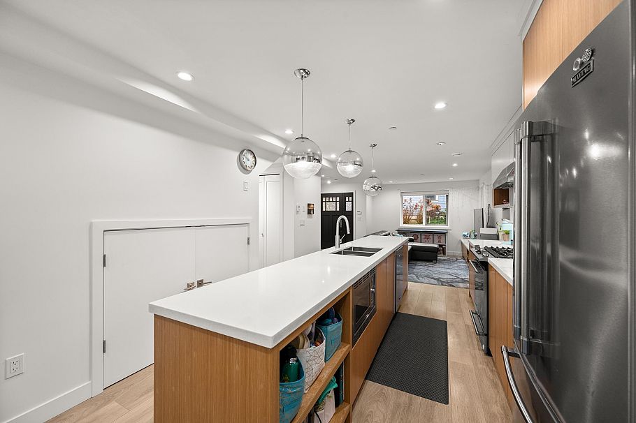 1452 E 20th Avenue Vancouver, BC - 10