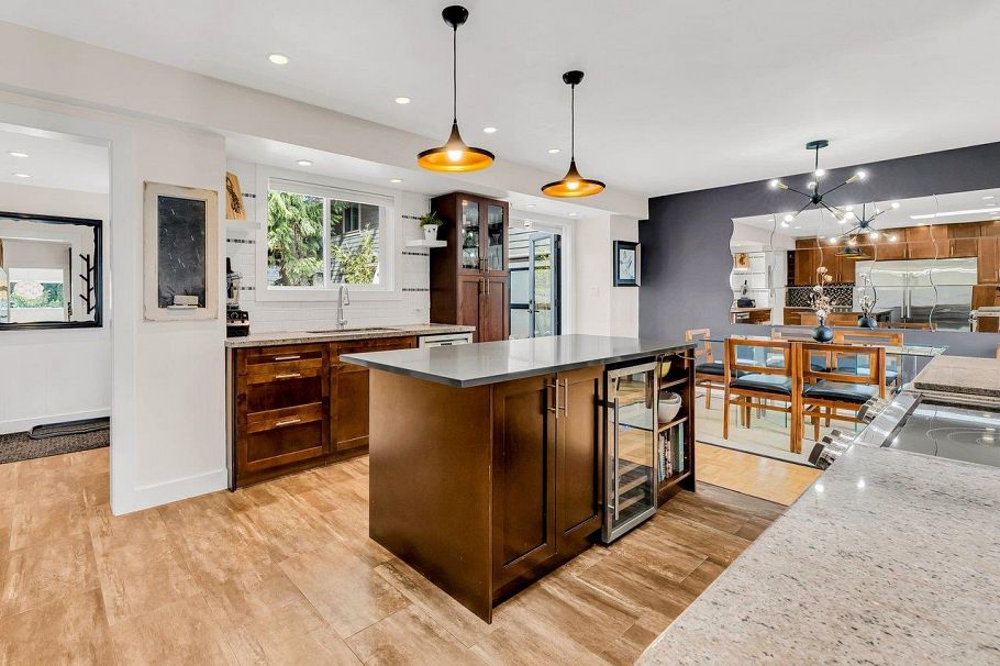 1837 Larson Road North Vancouver, BC - 16