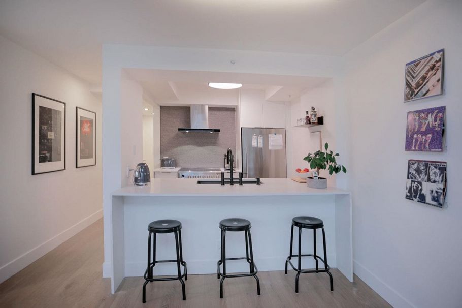 703 1288 Alberni Street Vancouver, BC - 2