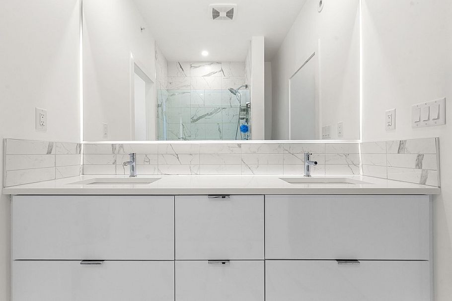 43 3596 Salal Drive North Vancouver, BC - 19