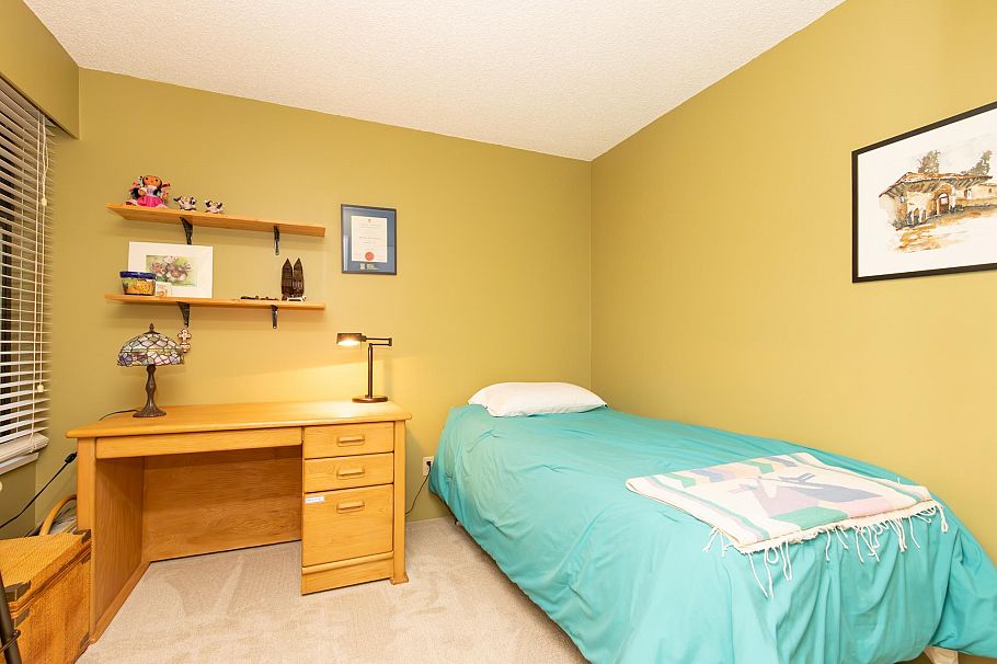 2050 Purcell Way North Vancouver, BC - 15