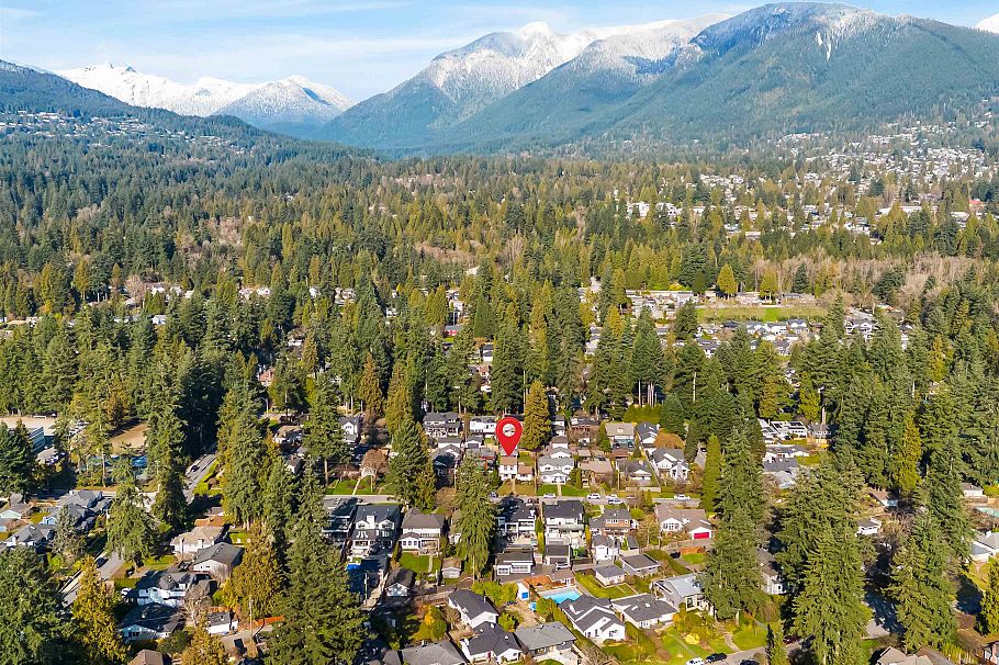 1140 W 20th Street North Vancouver, BC - 30