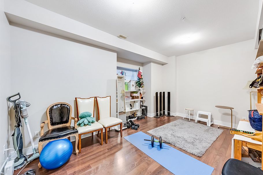 888 W 58th Avenue Vancouver, BC - 15