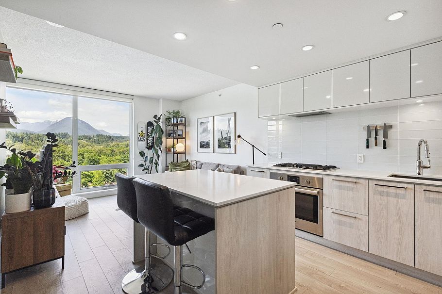 1608 680 Seylynn Crescent North Vancouver, BC - 1