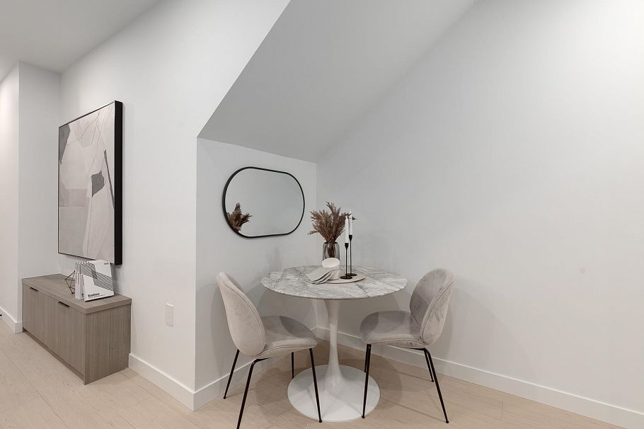 204 2329 E 34th Avenue Vancouver, BC - 5