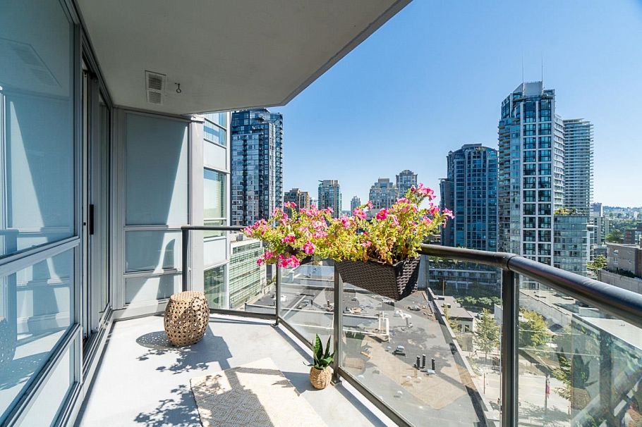 1208 1212 Howe Street Vancouver, BC - 27