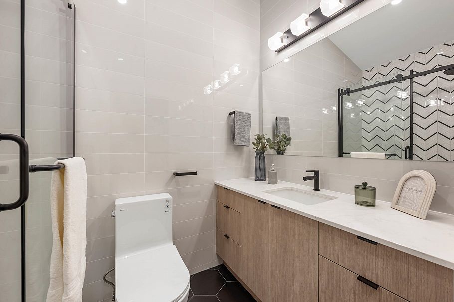 4 3065 Charles Street Vancouver, BC - 19