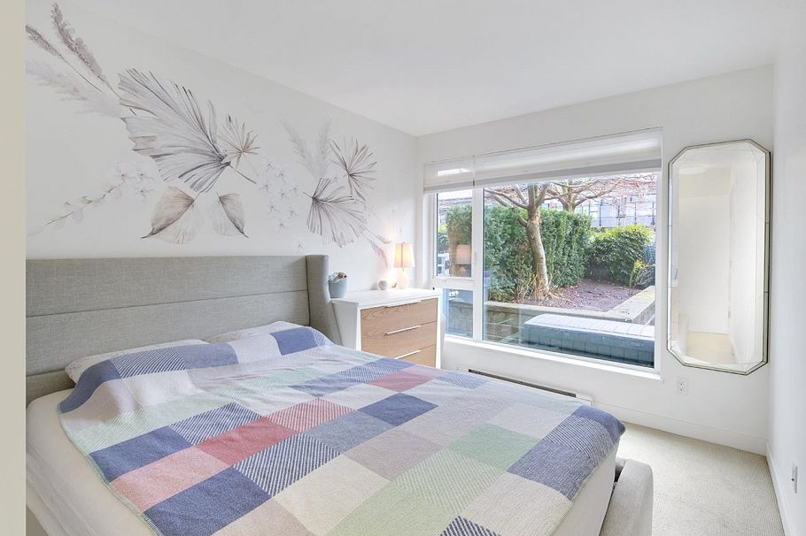 206 1061 Marine Drive North Vancouver, BC - 14