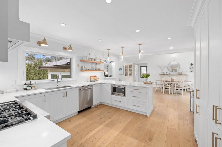 2524 Bendale Road North Vancouver, BC - 3