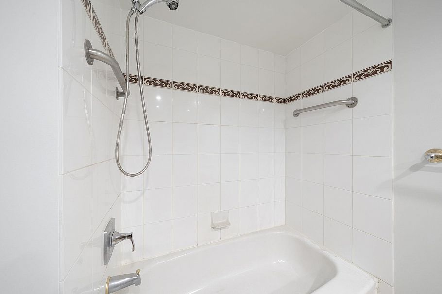 2502 1331 Alberni Street Vancouver, BC - 23