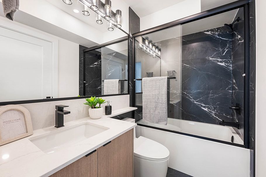 3 3065 Charles Street Vancouver, BC - 33