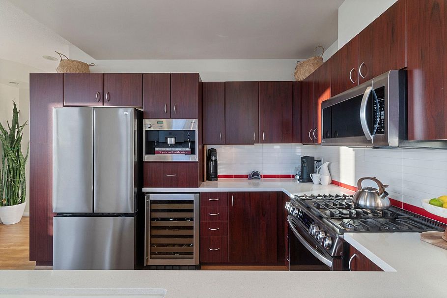 1401 120 W 16th Street North Vancouver, BC - 9