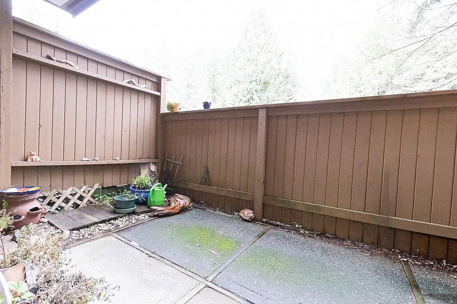 2050 Purcell Way North Vancouver, BC - 10