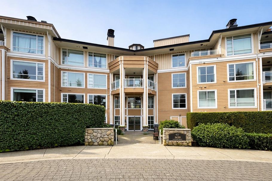 416 3629 Deercrest Drive North Vancouver, BC - 31