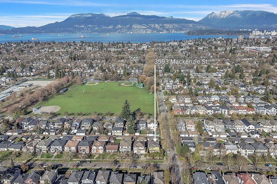 3593 Mackenzie Street Vancouver, BC - 32