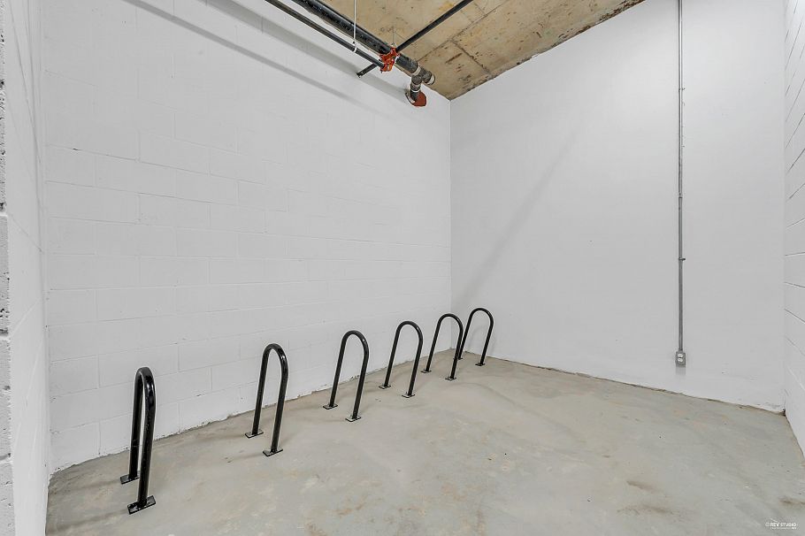 1101 2325 Emery Court North Vancouver, BC - 29