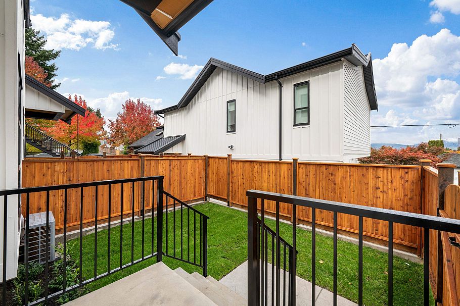 3 3065 Charles Street Vancouver, BC - 9