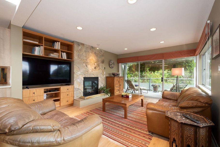 530 E Queens Road North Vancouver, BC - 10