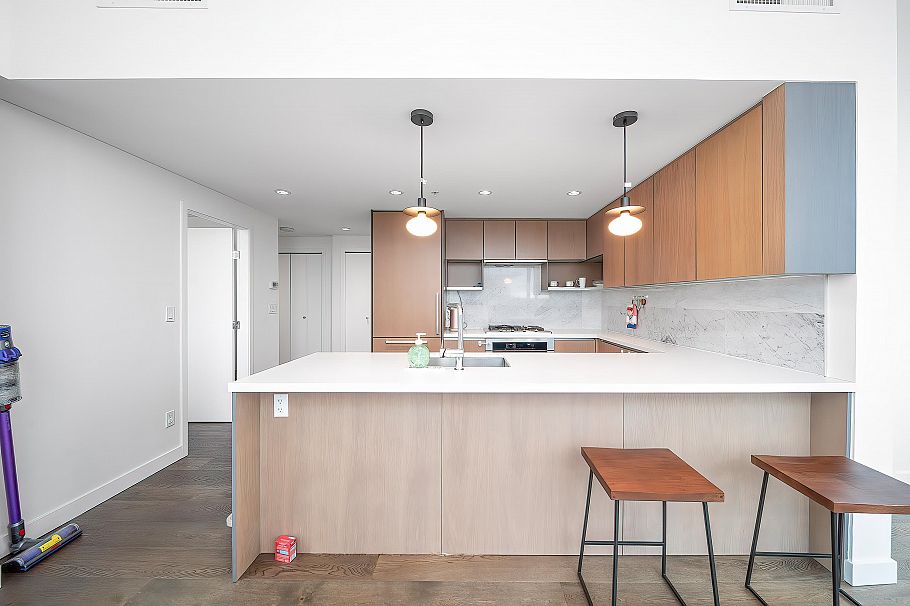 1903 8833 Hazelbridge Way Richmond, BC - 9