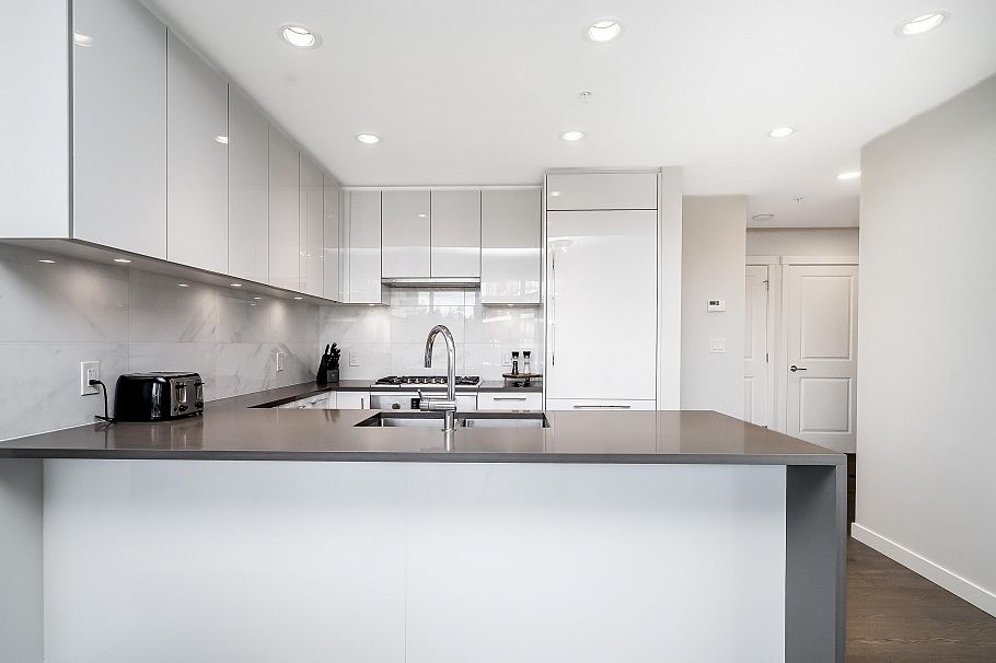 1705 3487 Binning Road Vancouver, BC - 10