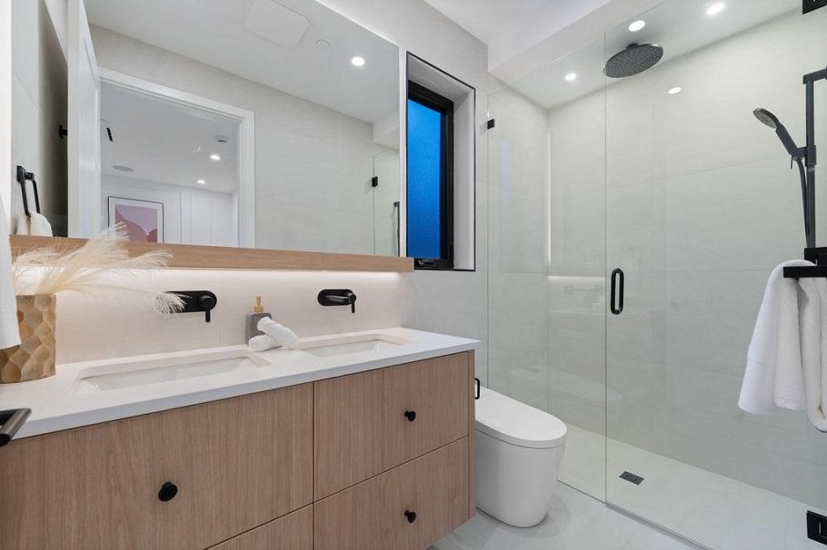 1 2846 W 12th Avenue Vancouver, BC - 20