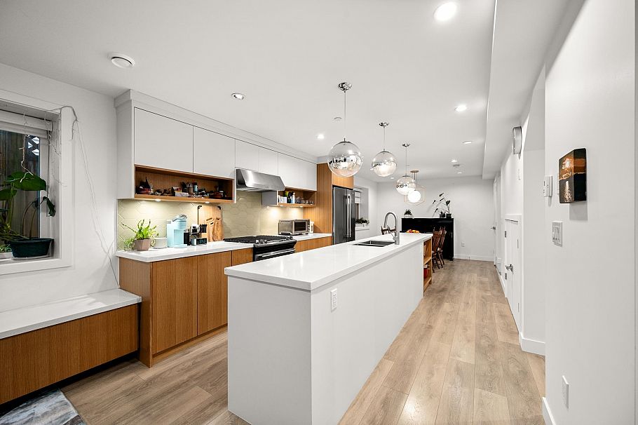 1452 E 20th Avenue Vancouver, BC - 6