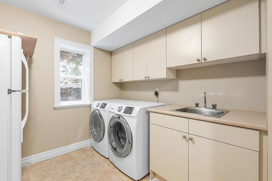 2958 Mahon Avenue North Vancouver, BC - 34