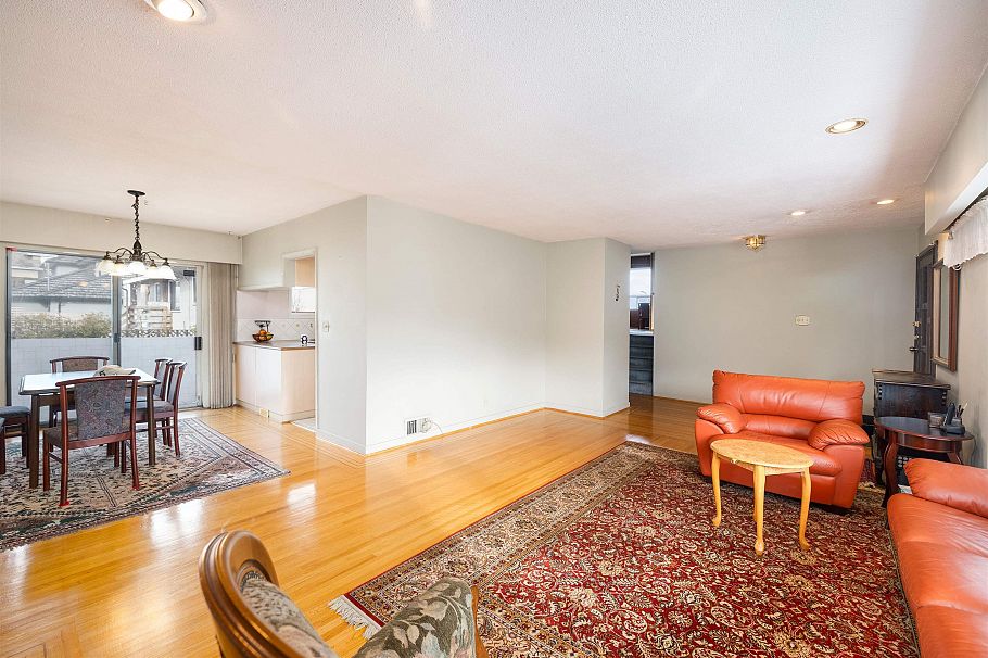 5045 Barker Crescent Burnaby, BC - 18