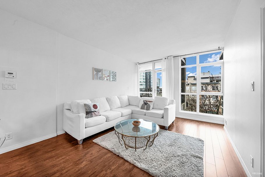 409 100 E Esplanade Street North Vancouver, BC - 12