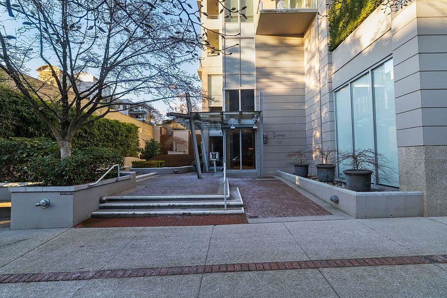 1401 120 W 16th Street North Vancouver, BC - 18