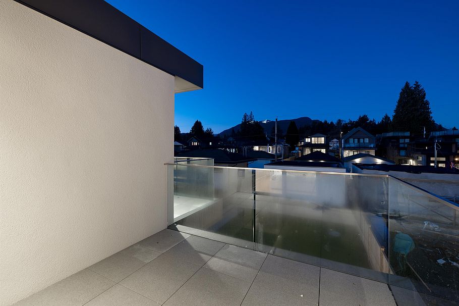 838 E 14th Street North Vancouver, BC - 28