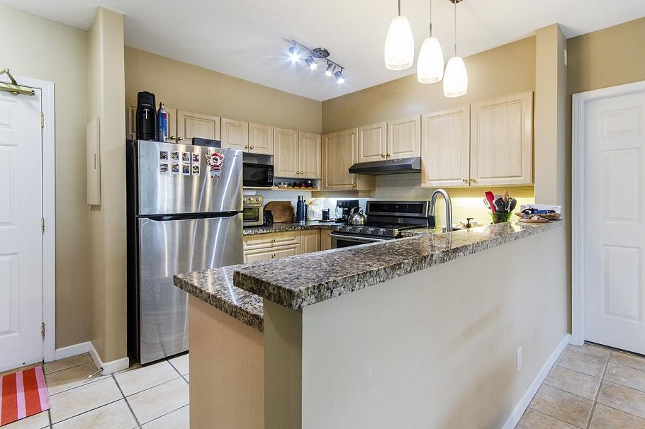 416 3629 Deercrest Drive North Vancouver, BC - 13