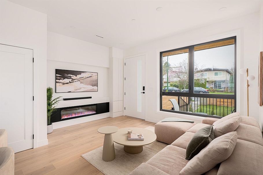 836 W 64th Avenue Vancouver, BC - 8