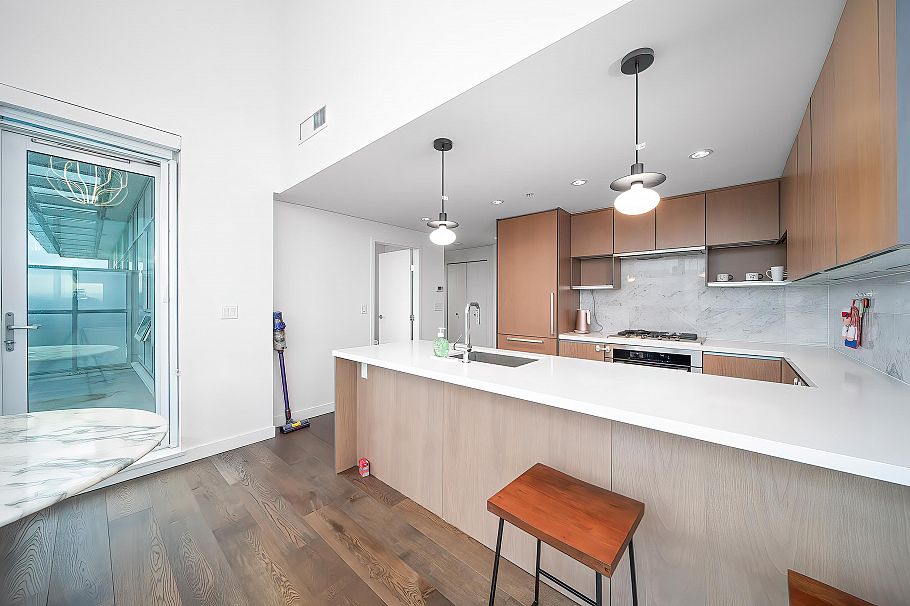 1903 8833 Hazelbridge Way Richmond, BC - 7