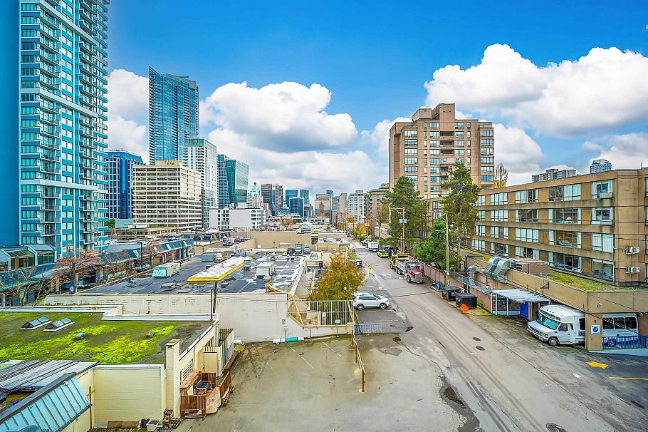 1903 8833 Hazelbridge Way Richmond, BC - 25