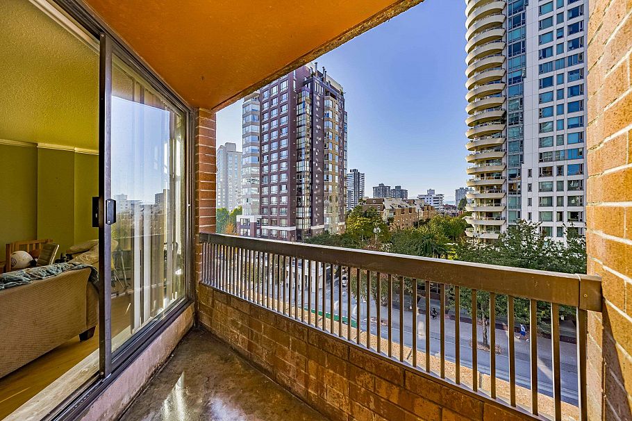 610 1330 Burrard Street Vancouver, BC - 11