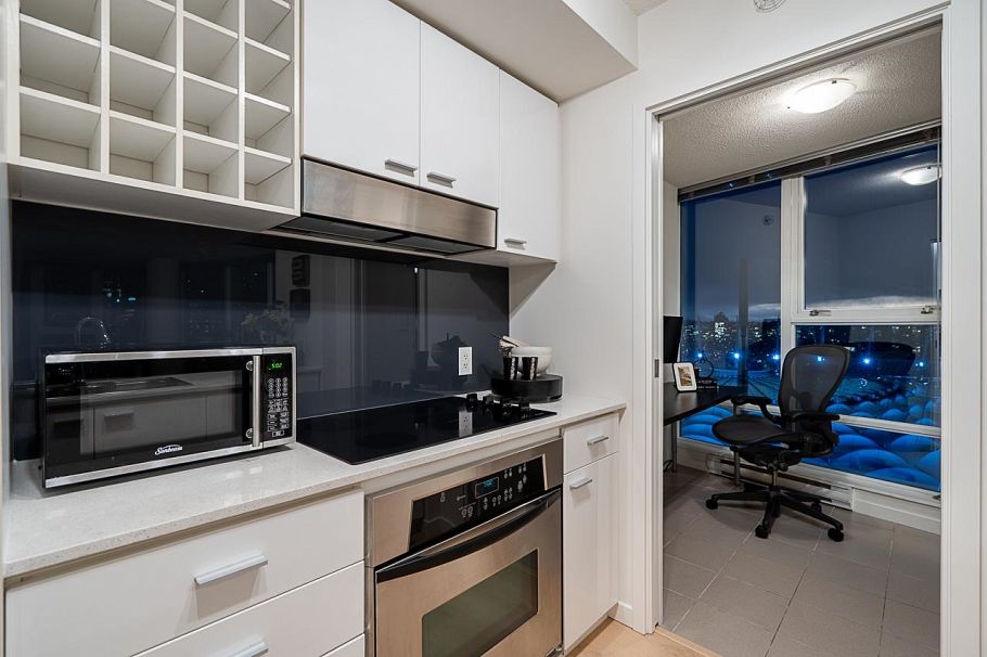 2803 111 W Georgia Street Vancouver, BC - 5