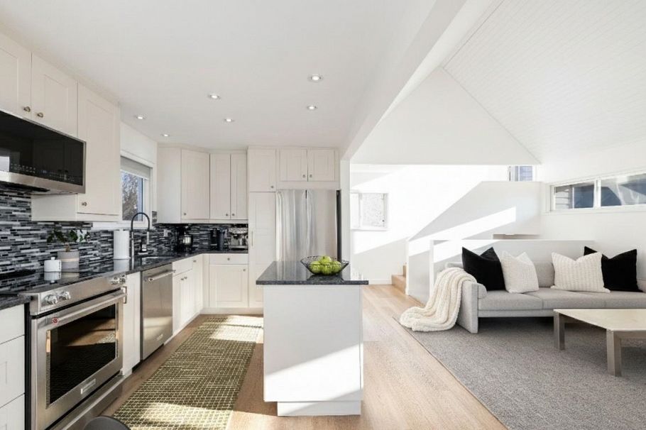 416 St. Georges Avenue North Vancouver, BC - 9