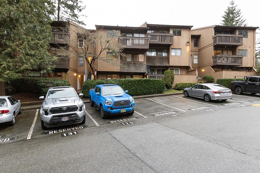 2050 Purcell Way North Vancouver, BC - 24