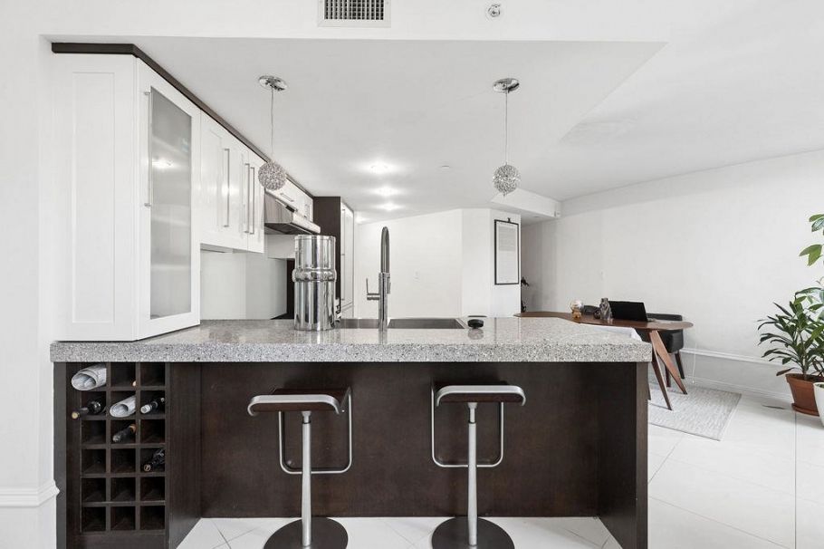 1106 Hornby Street Vancouver, BC - 8