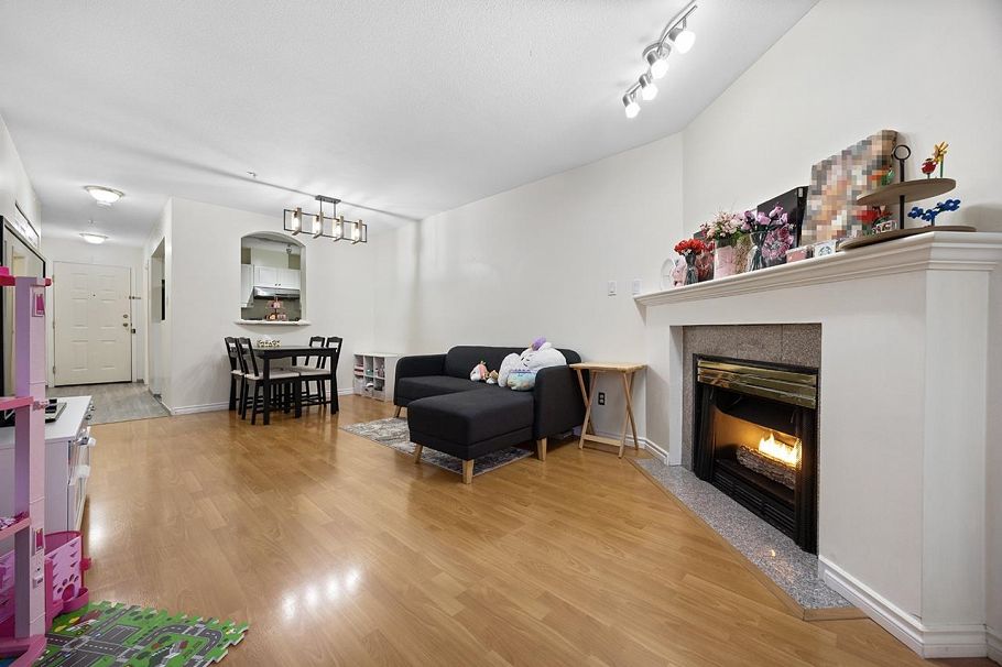 207 3628 Rae Avenue Vancouver, BC - 20