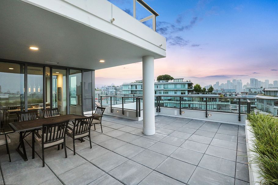 1302 1688 Pullman Porter Street Vancouver, BC - 1