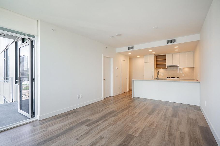 2101 4433 Alaska Street Burnaby, BC - 2