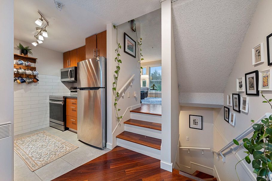 15 877 W 7th Avenue Vancouver, BC - 17